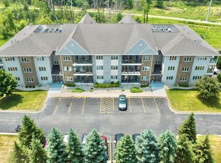 255 Oconomowoc Pkwy, Oconomowoc, WI 53066