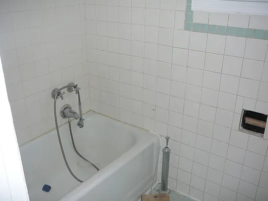 Rented by Kings Court Real Estate | media 19