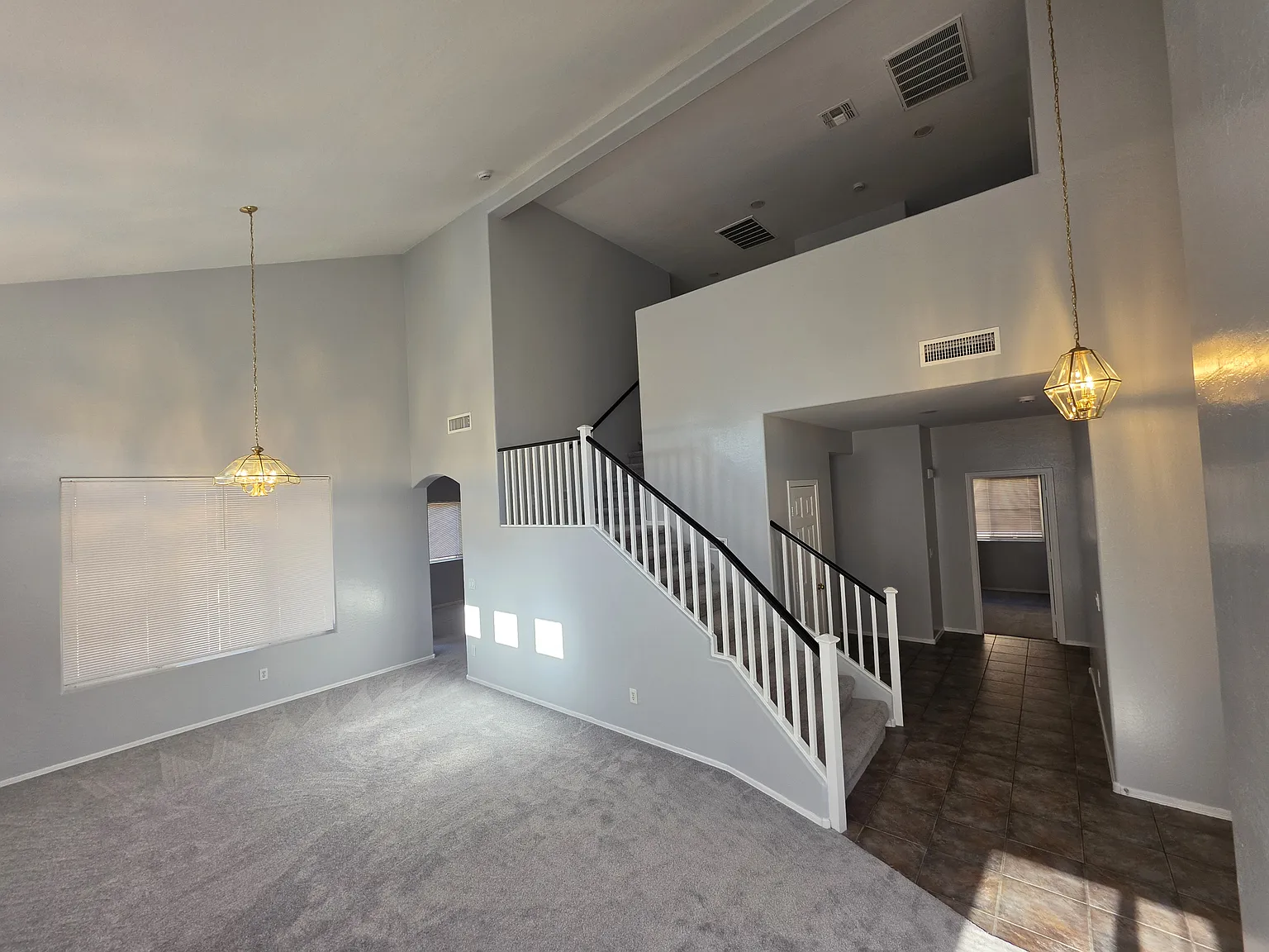 4 bed, 2600 sqft, $2,695 — Photo 4