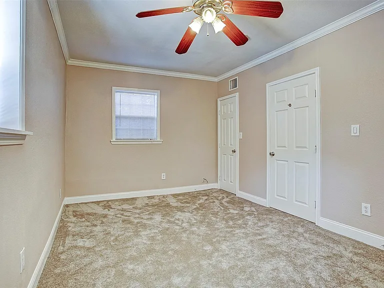 315 W Saulnier St #A — Photo 15