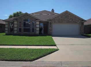 207 Silverado Trl, Victoria, TX 77901