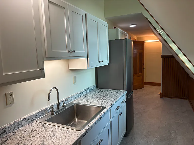 142 Main St E #3W — Photo 5