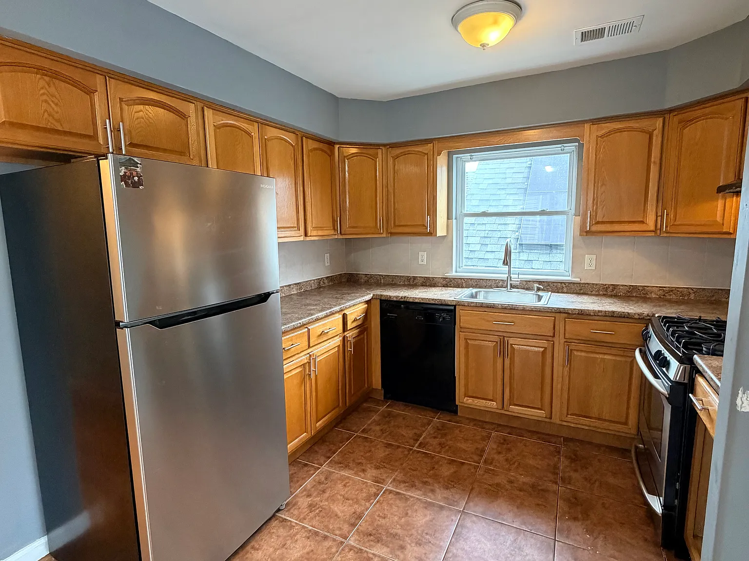 3 bed, $2,600 — Photo 4