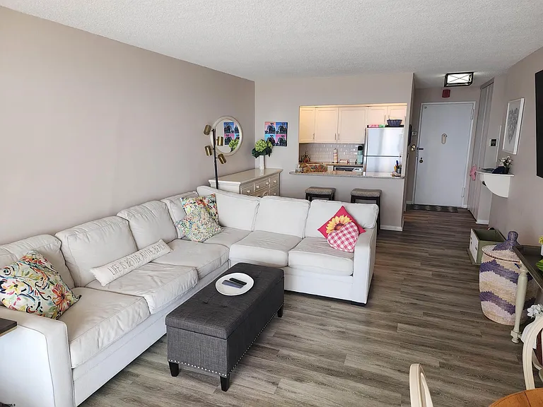 9400 Atlantic Ave #1005 — Photo 5
