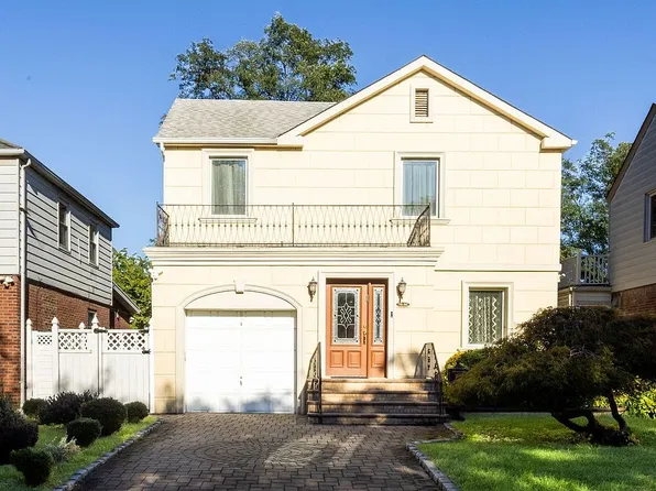 7335 195th St, Fresh Meadows, NY 11366