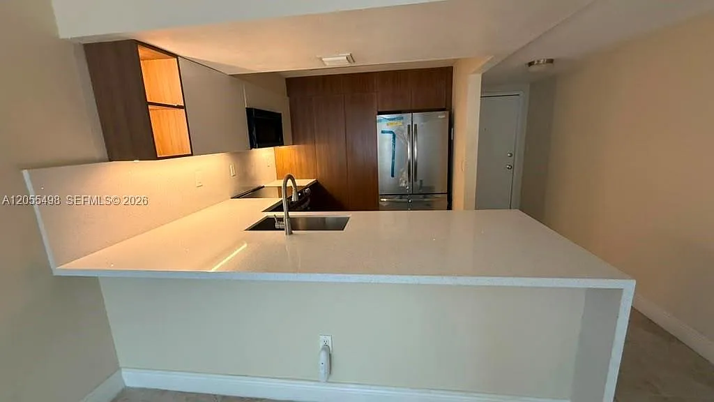 Doral Gardens Ii Condo — Photo 4