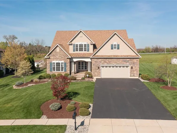 3915 White Barn Ln, Easton, PA 18045