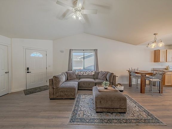 5th image of 17 Empire Loop