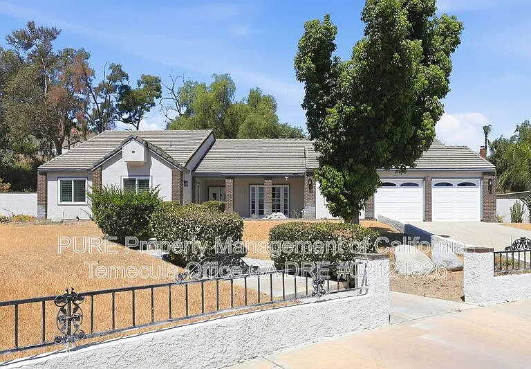 11292 Cadbury Dr — Photo 2