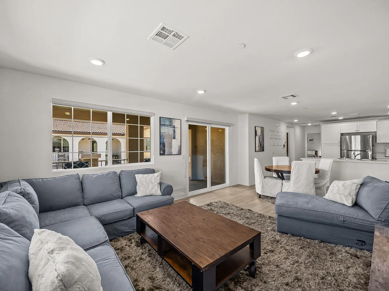 2 bed, 1139 sqft, $2,900 — Photo 1