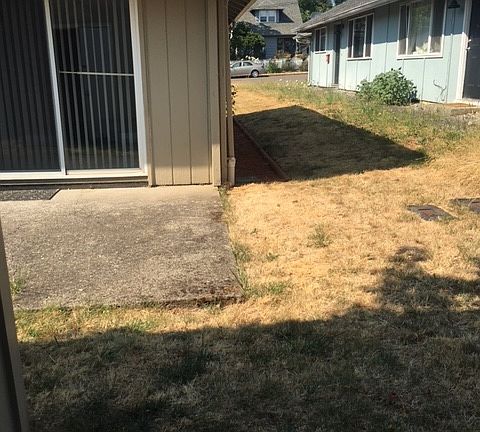 3rd image of 913 W 36th St