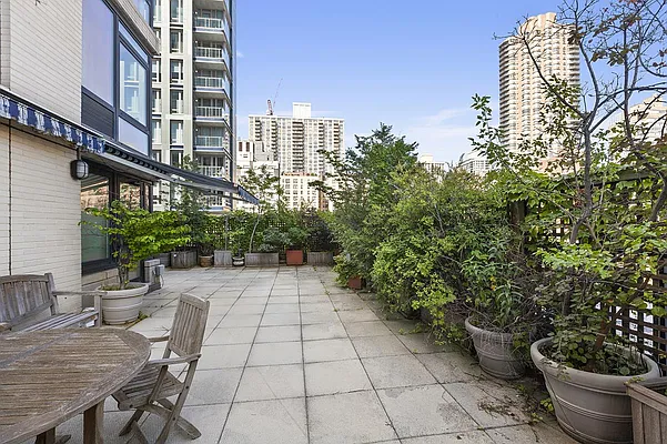 Rented by William Raveis Real Estate | media 16