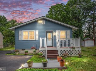 114 5th St, Colonial Beach, VA 22443