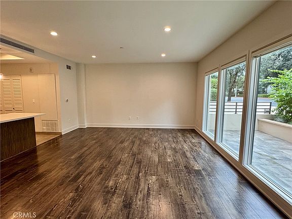 4th image of 2428 E Del Mar Blvd Unit 101