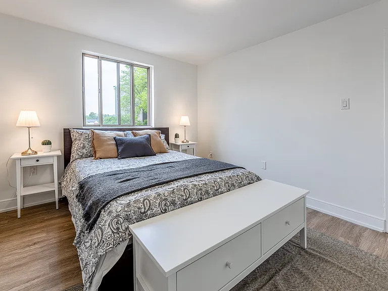 520 Mornington Ave — Photo 6