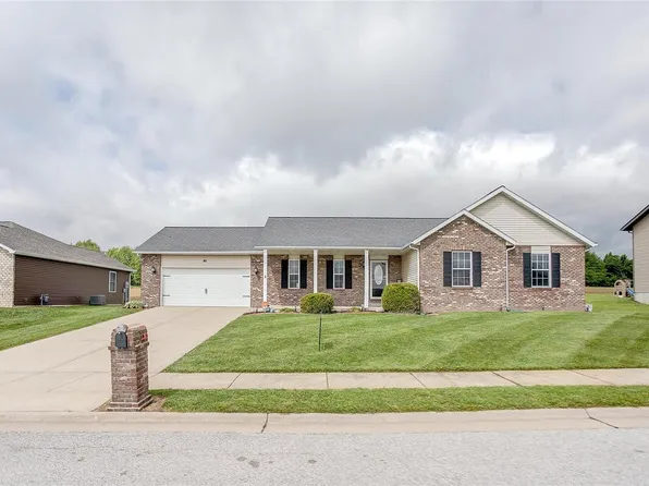 90 Arbor Crest Dr, Highland, IL 62249