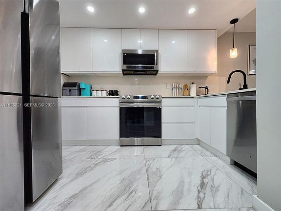 2nd image of 3725 S Ocean Dr APT 425