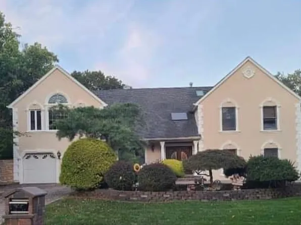 21 Homestead Cir, Marlboro, NJ 07746