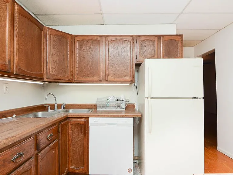 3937 N Wayne Ave #2R — Photo 4