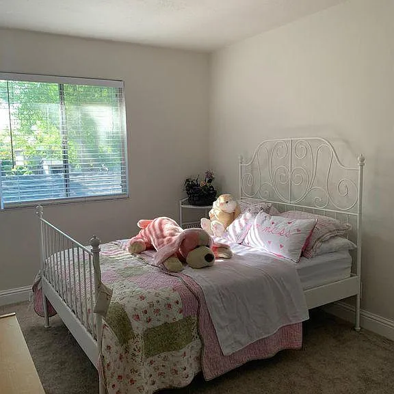 1429 Saint James Pkwy — Photo 42