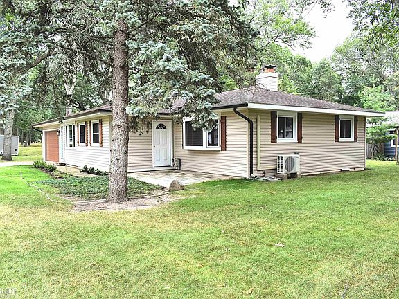 3rd image of 9107 Crescent Beach Rd