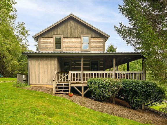 3rd image of 276 E Rivers Edge