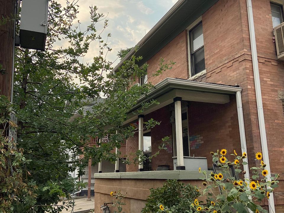 House front right