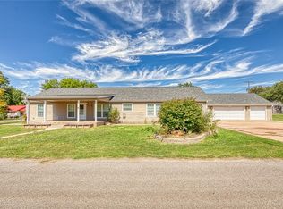 123 W Grand Ave, Sayre, OK 73662