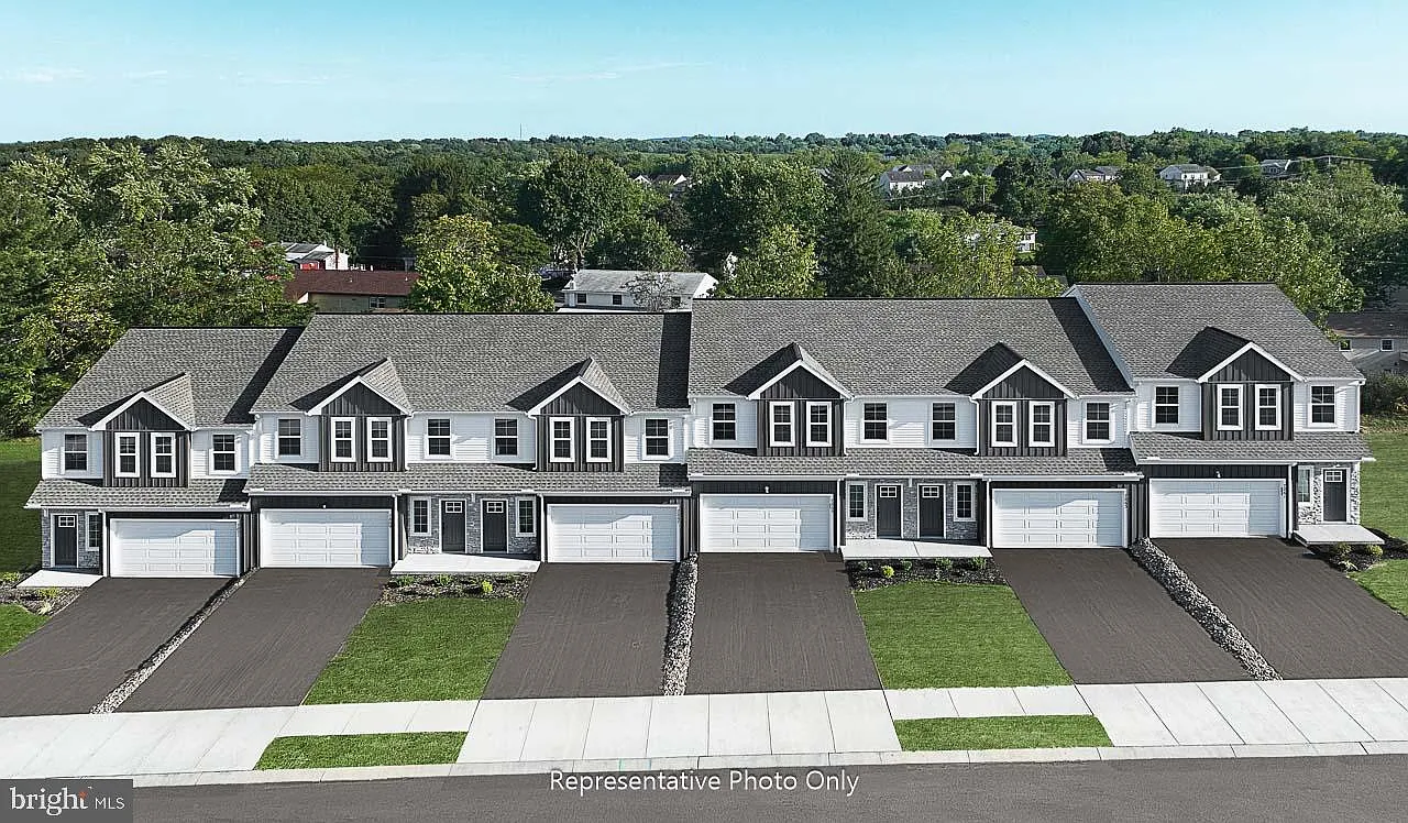 7855 Oak Brook Dr photo 1