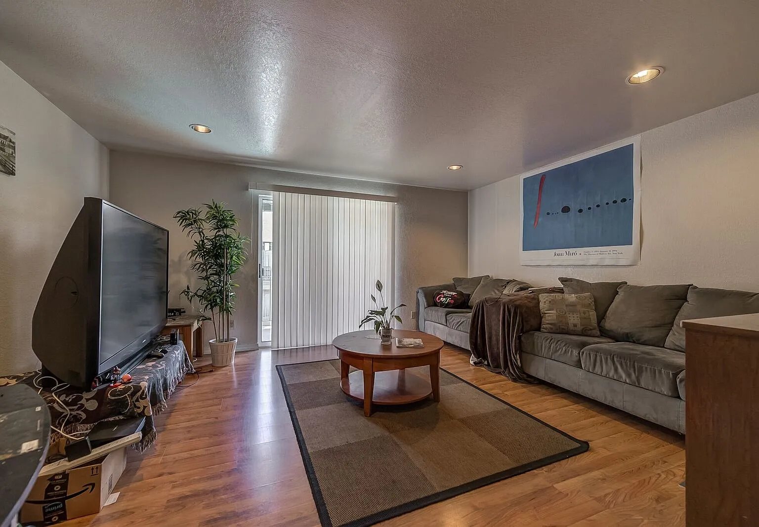 4 bed, 1408 sqft, $505 — Photo 2