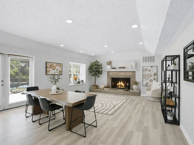 Maplewood Pointe — Photo 14