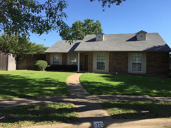 2nd image of 1321 Woodland Ct