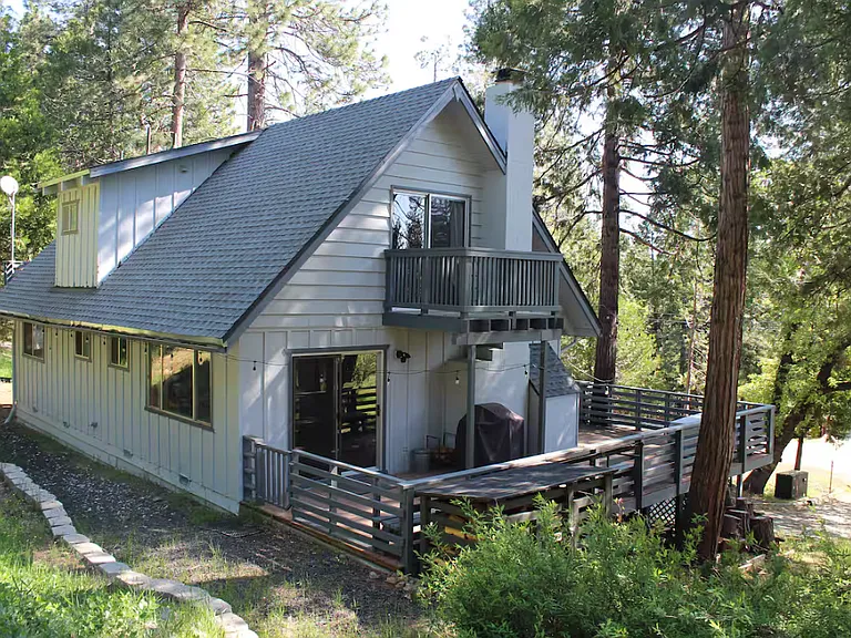2424 Silver Dr — Photo 2