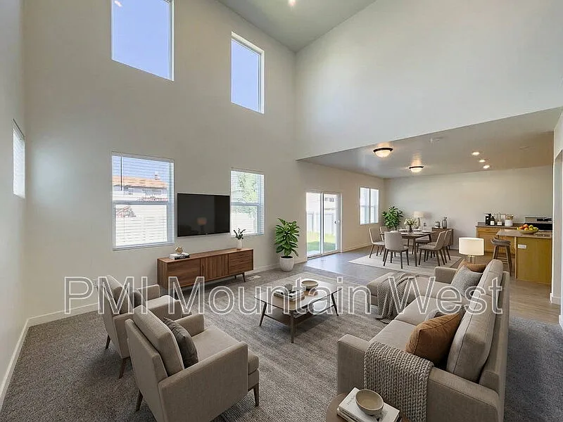 4 bed, 3.5 bath, 3200 sqft, $2,995 — Photo 4
