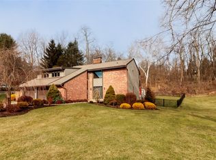136 Jonathan Dr, Canonsburg, PA 15317