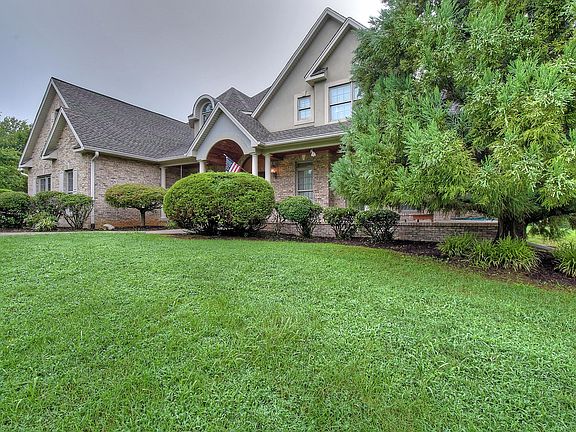5th image of 2910 Royal Troon Ct