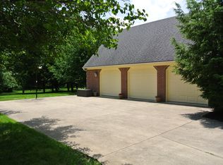 19 Old Farm Rd, Granville, OH 43023