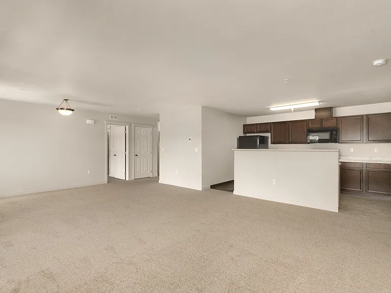 Crown Pointe Apartments — Photo 10
