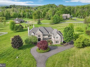 2 Autumn Meadow Ln, Malvern, PA 19355