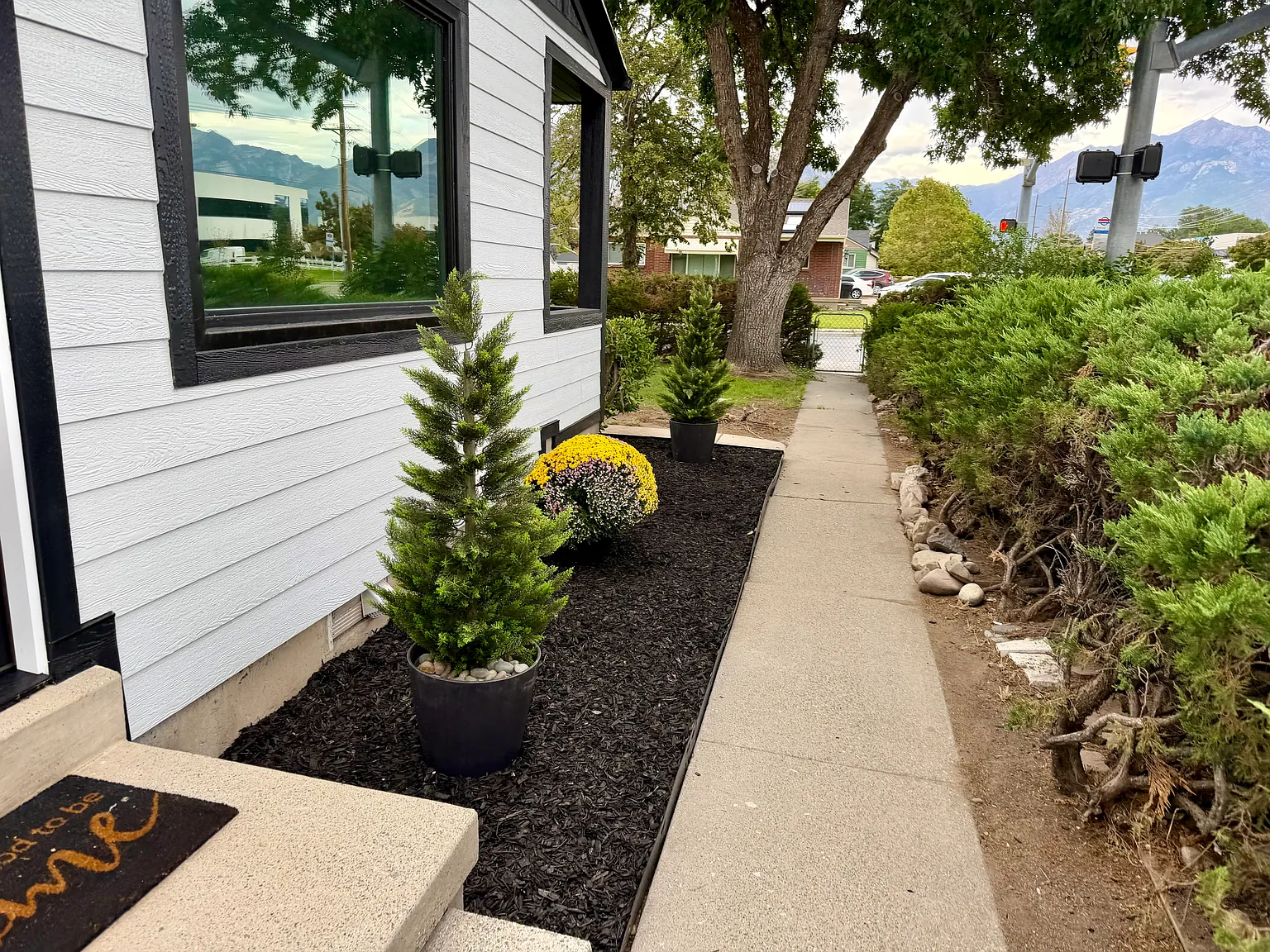 3 bed, 2018 sqft, $3,400 — Photo 3