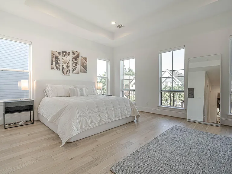 1543 Lawrence St — Photo 15