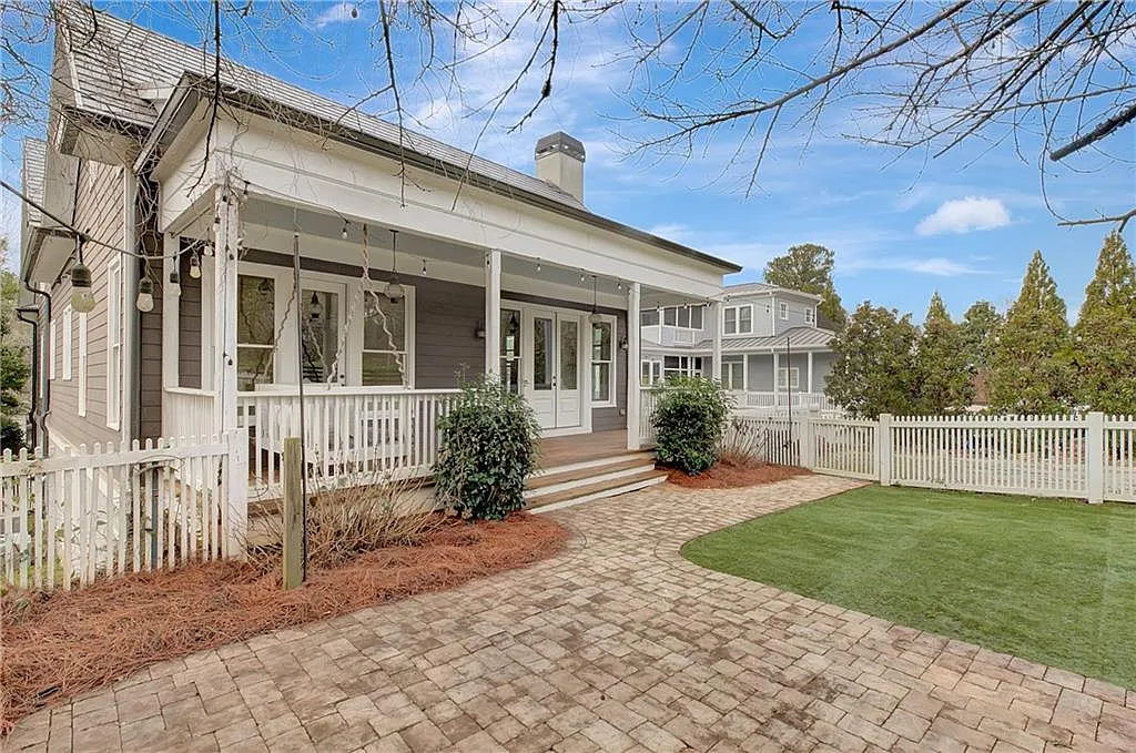 6 bed, 4.5 bath, 2518 sqft, $8,000 — Photo 2