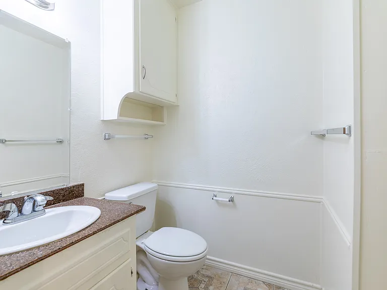 756 E Pecan St #756 — Photo 14