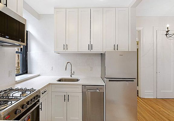 4th image of 510 Cathedral Pkwy #5D