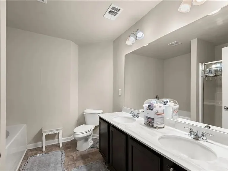 4202 Chatham Ridge Dr — Photo 15
