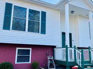 126 Deer Trl, Dingmans Ferry, PA 18328