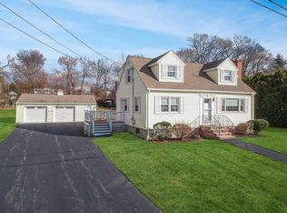 27 Butternut Ln, Methuen, MA 01844