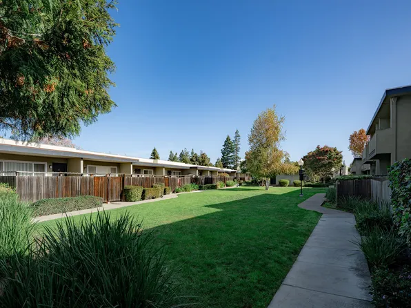 The Chateau, 302 Easy St APT 43, Mountain View, CA 94043