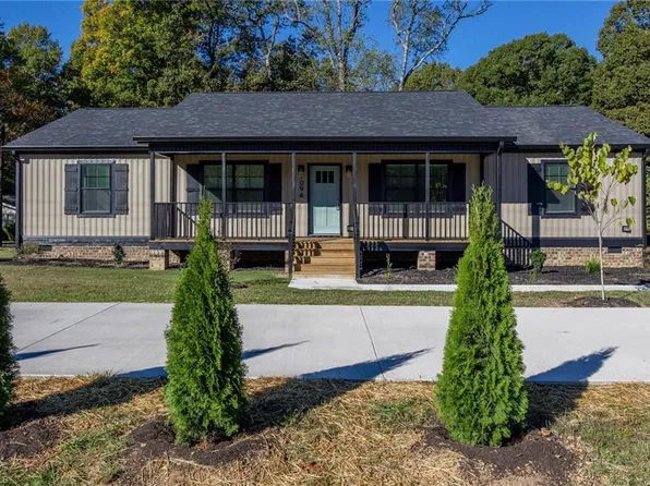 1094 Kerner Rd, Kernersville, NC 27284