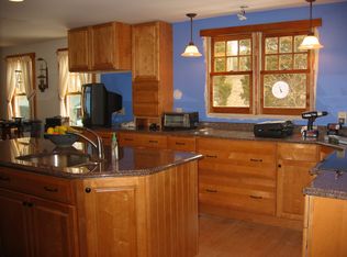 17 Fanning Rd, Ledyard, CT 06339